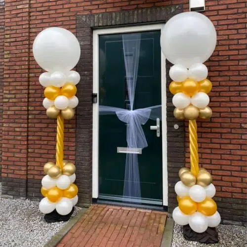 Ballonnen pilaar met top